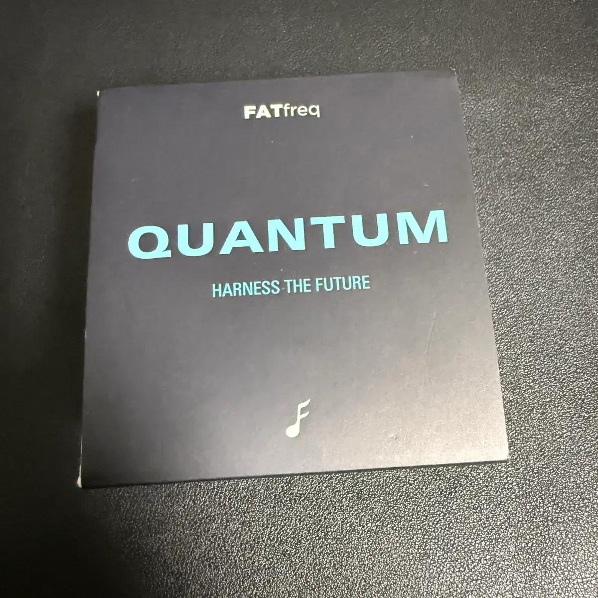 FATfreq 퀀텀 이어폰