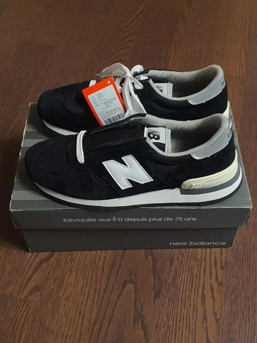 New Balance 990 V1 Black270