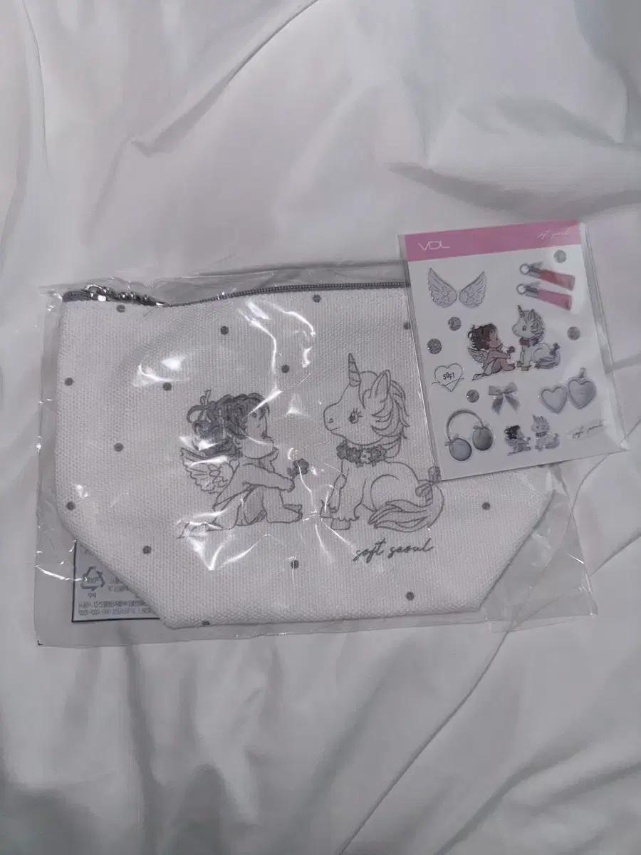 소프트서울 x VDL 소프트 글로우 파우치 + 스티커