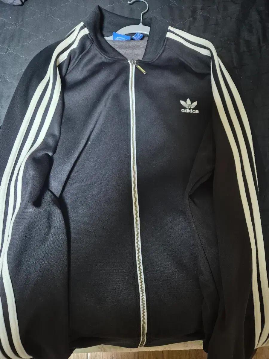 아디다스 삼선 블랙 트랙탑 2xl