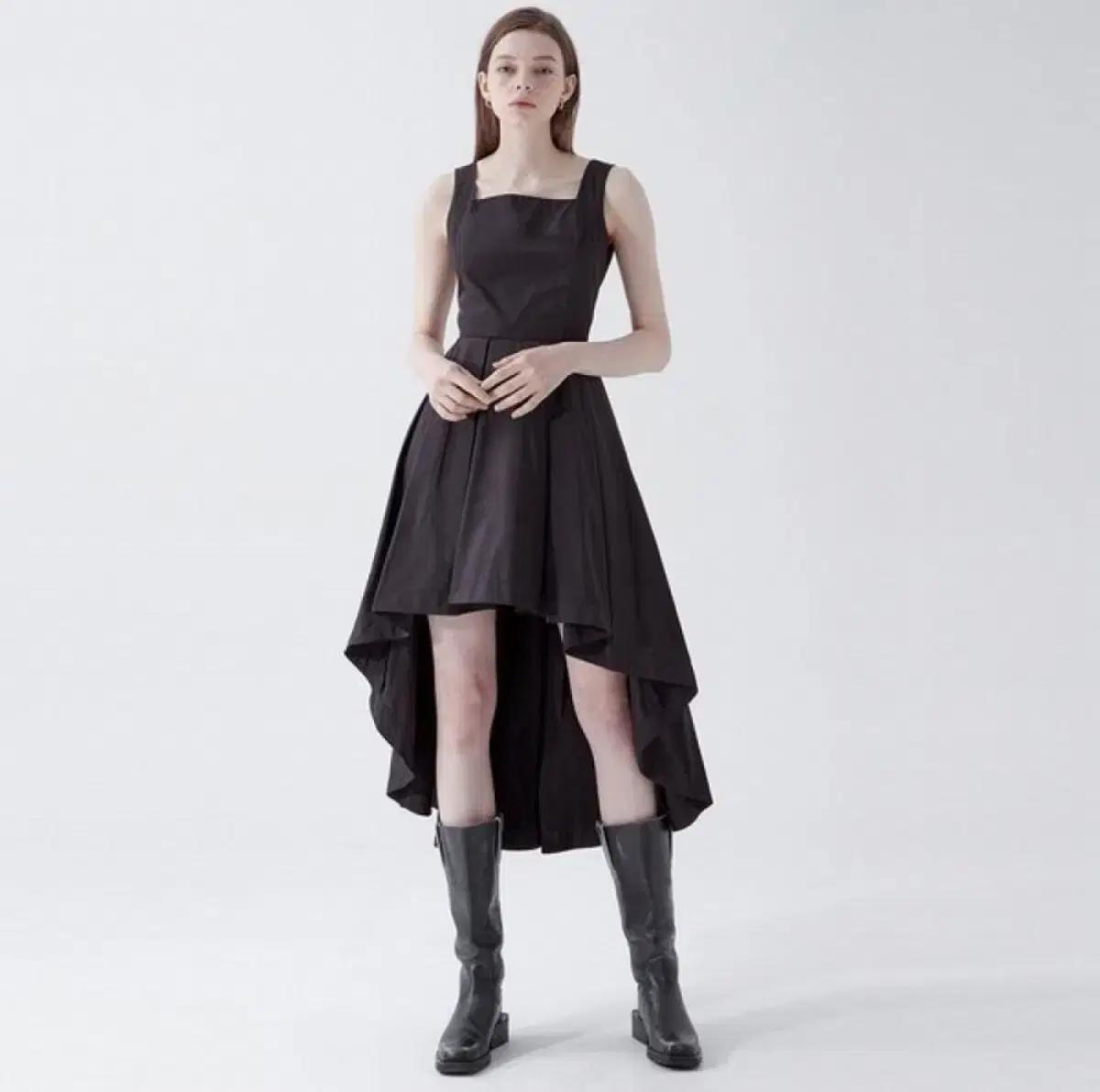 더티스 튤립 드레스 TULIP SLEEVELESS DRESS