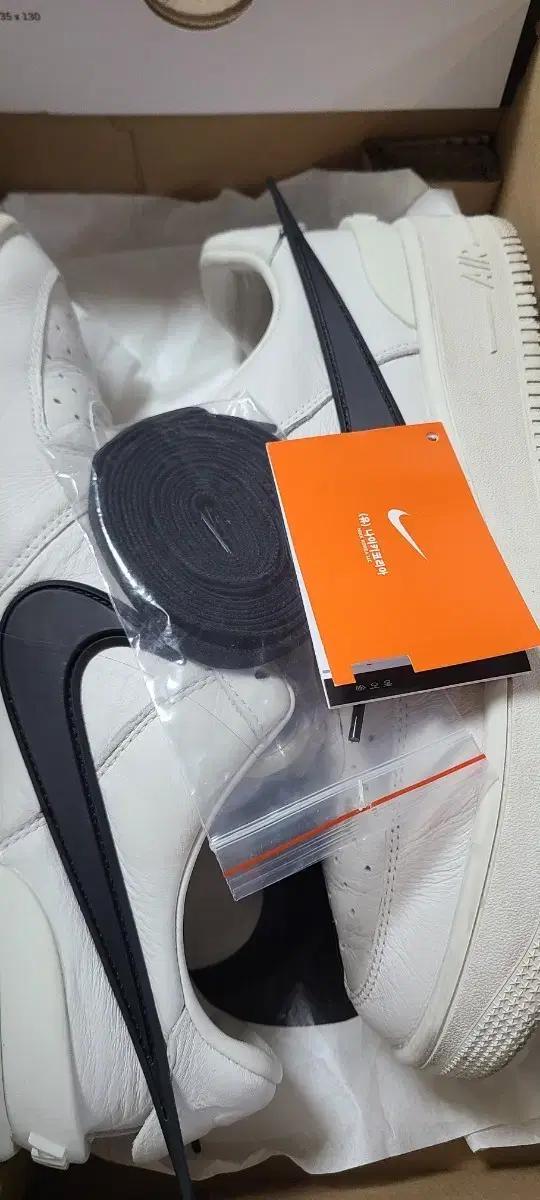 나이키 앰부쉬 포스270