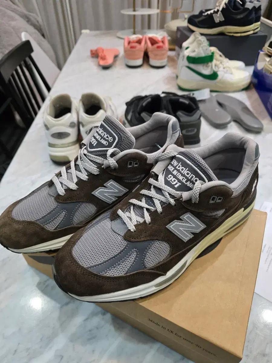 새상품 뉴발란스운동화 991v2 브라운 그레이 280사이즈