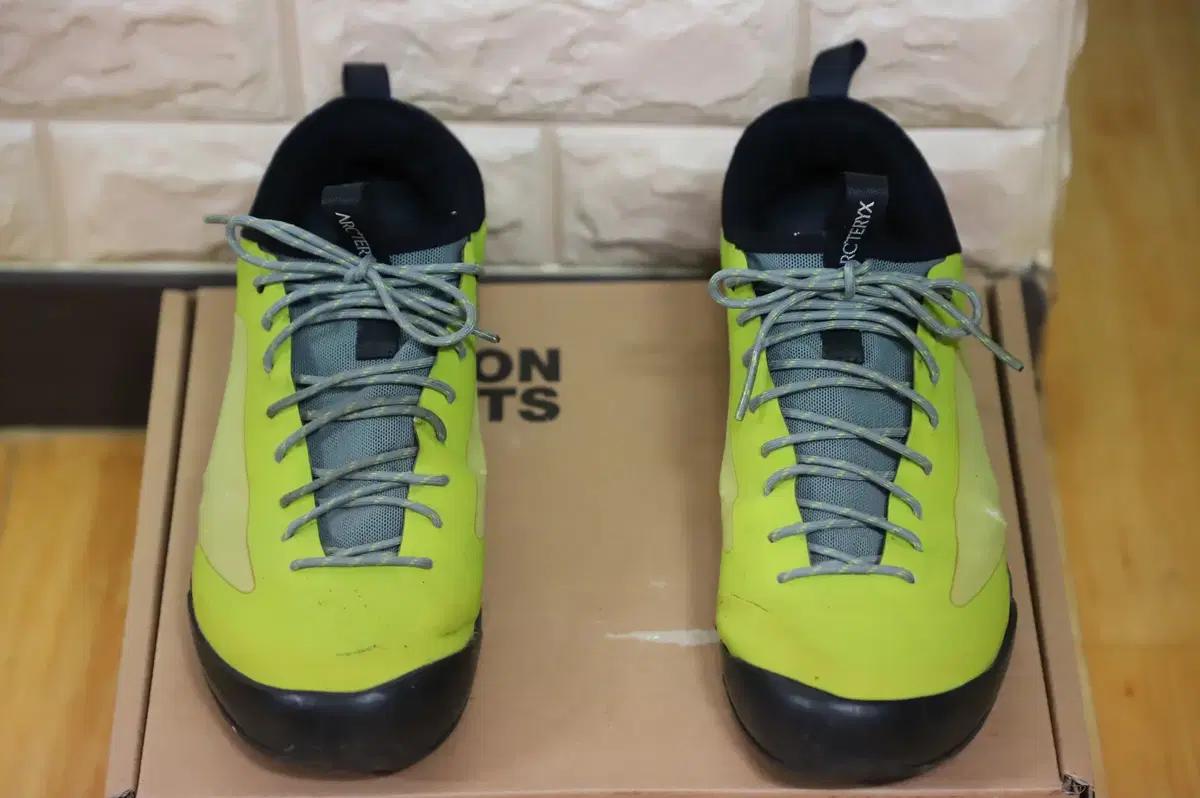 Arc'teryx Aclux SL Approach 슈즈 - 넬슨 정품