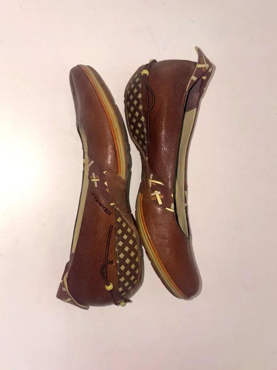 Merrell 가죽 브라운 플랫슈즈