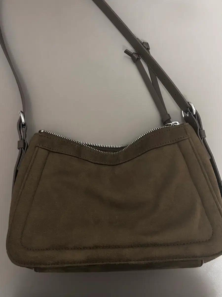 H&M 브라운 스웨이드 호보백