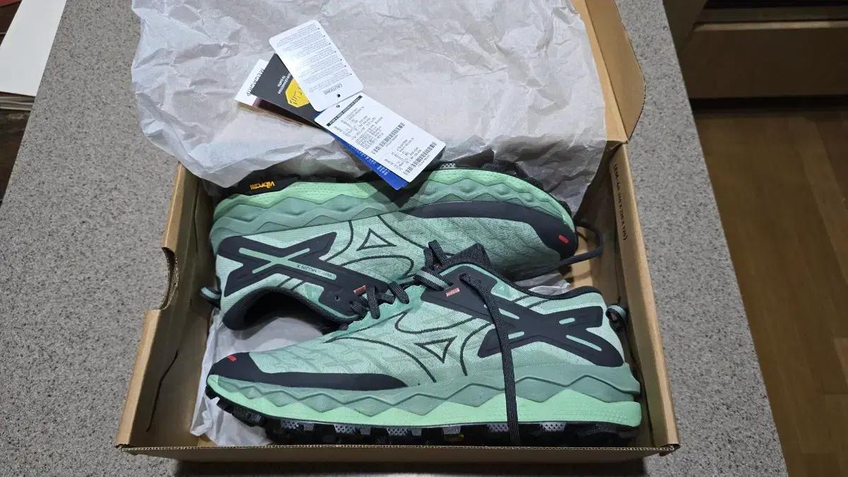 미즈노 웨이브 무진 10 트레일 런닝화 285mm vibram 판매해요
