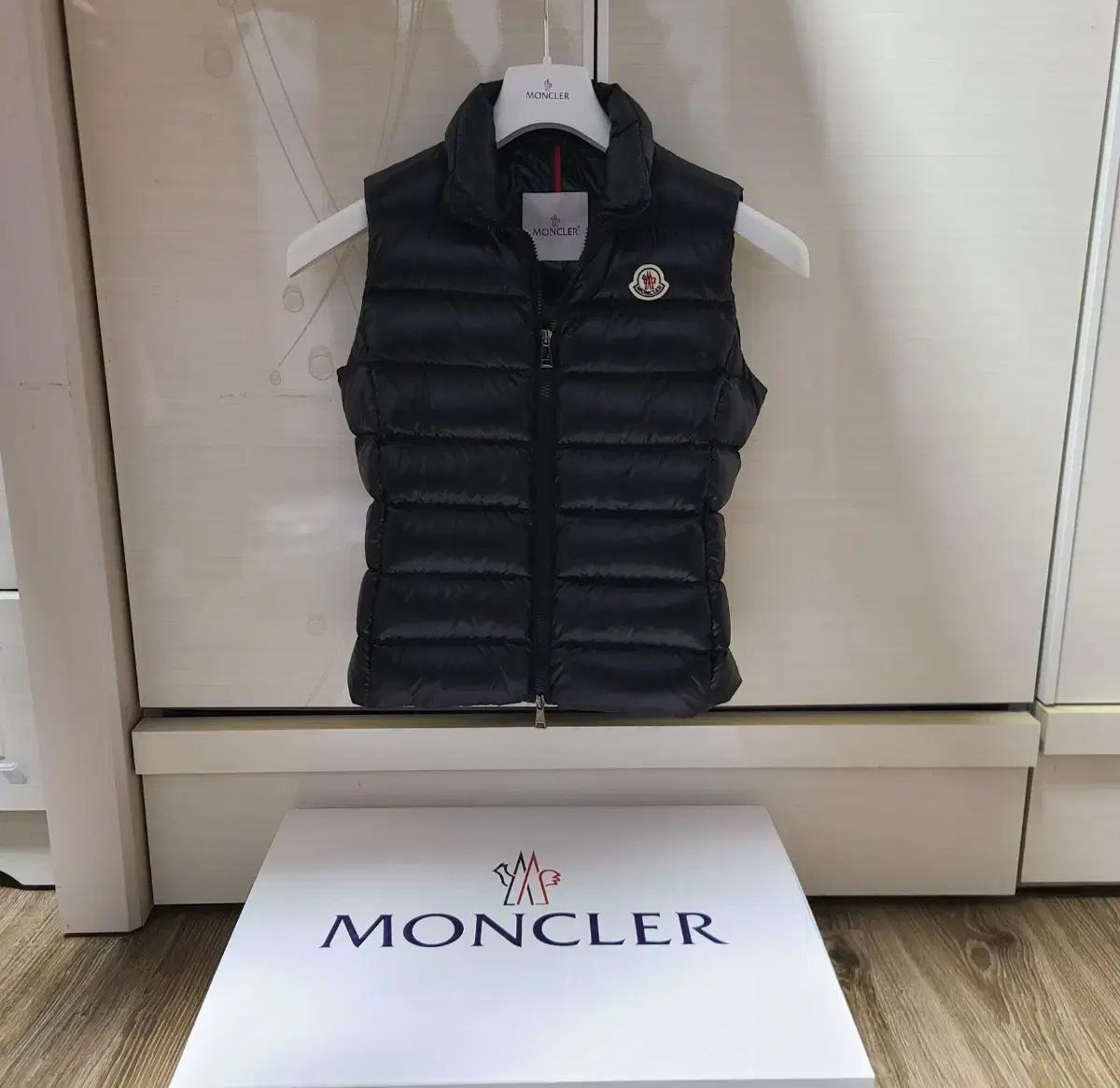상품급)몽클레어 chany 패딩조끼가니하프롱패딩명품갸니