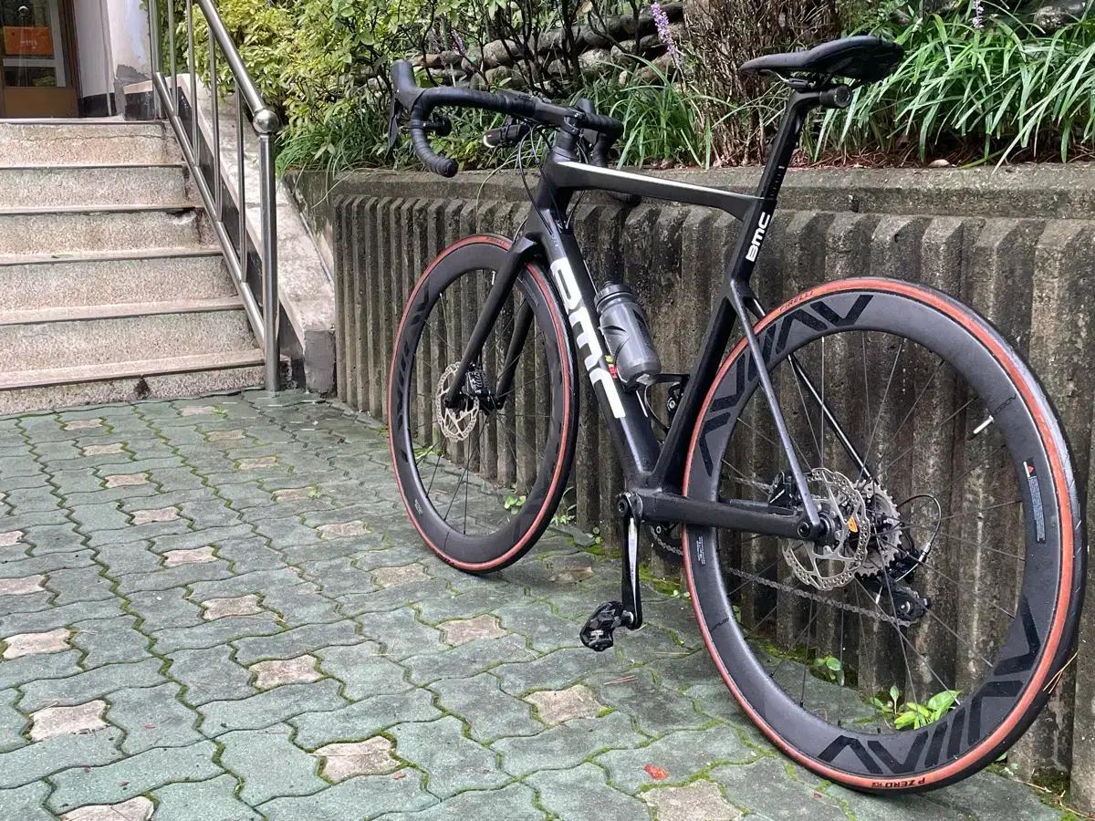 아비아브 아데온2 휠 대 휠 교신