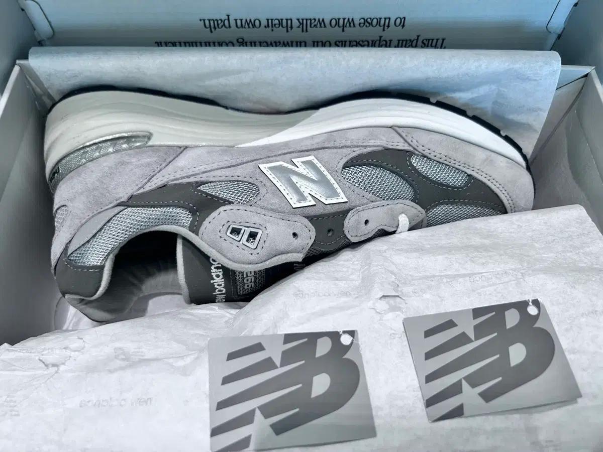 뉴발란스 992 MIU 코어 그레이 (270)