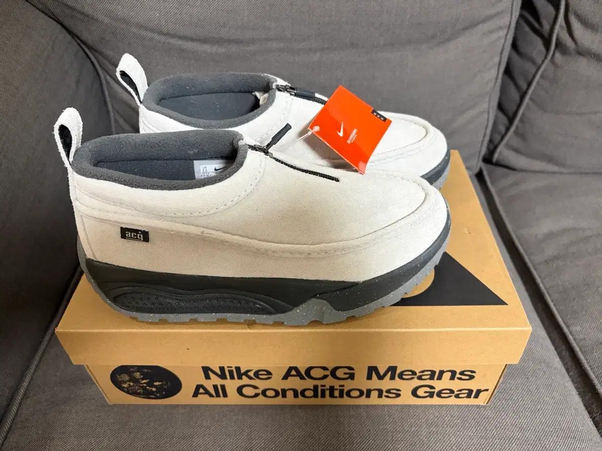 나이키 ACG Izy Photon Dust 슬립온. 255mm