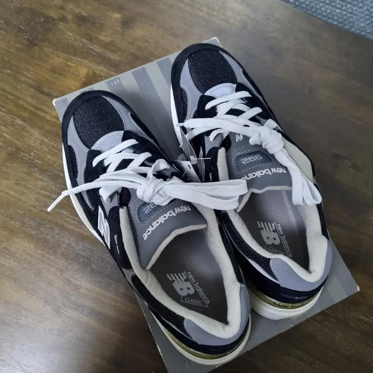 뉴발란스 992 블랙그레이 M992EB [265] 새것