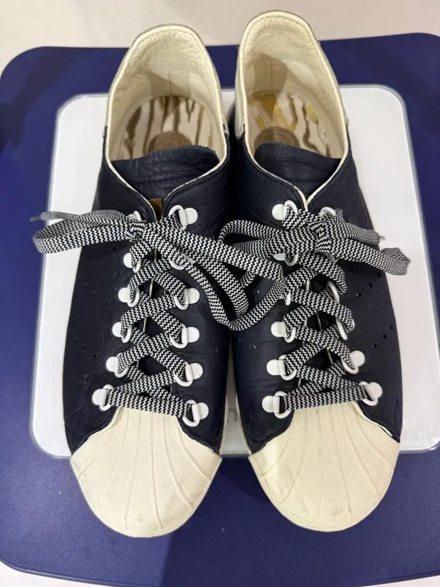 adidas Originals x Burton superstar 80s