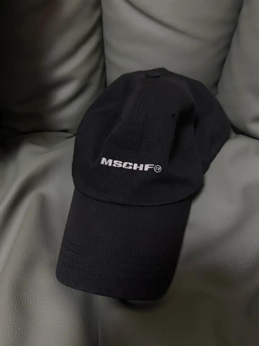 미스치프 모자