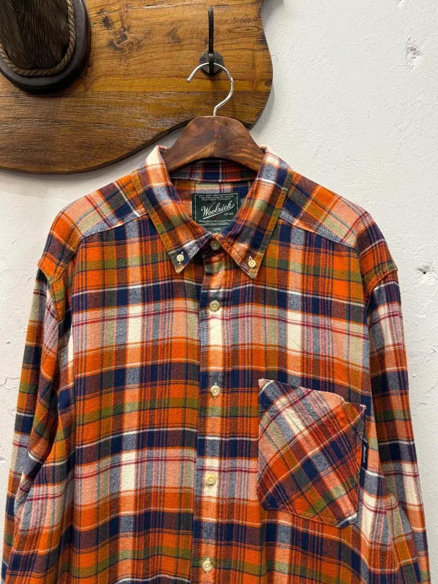 L) Woolrich Plaid Flannel Button-Down Sh