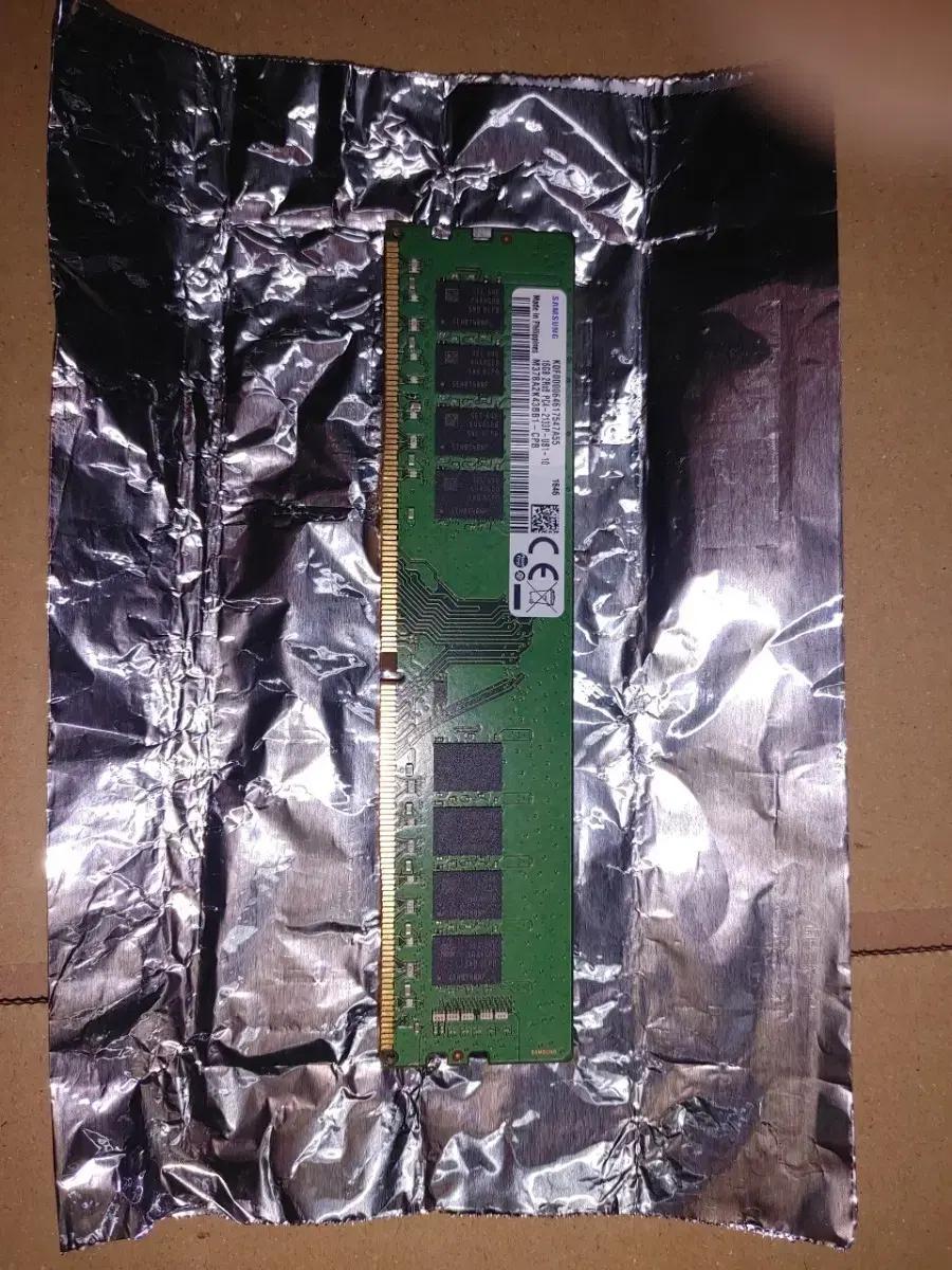 삼성 16GB 2133 DDR4 램 M378A2K43881-CPB