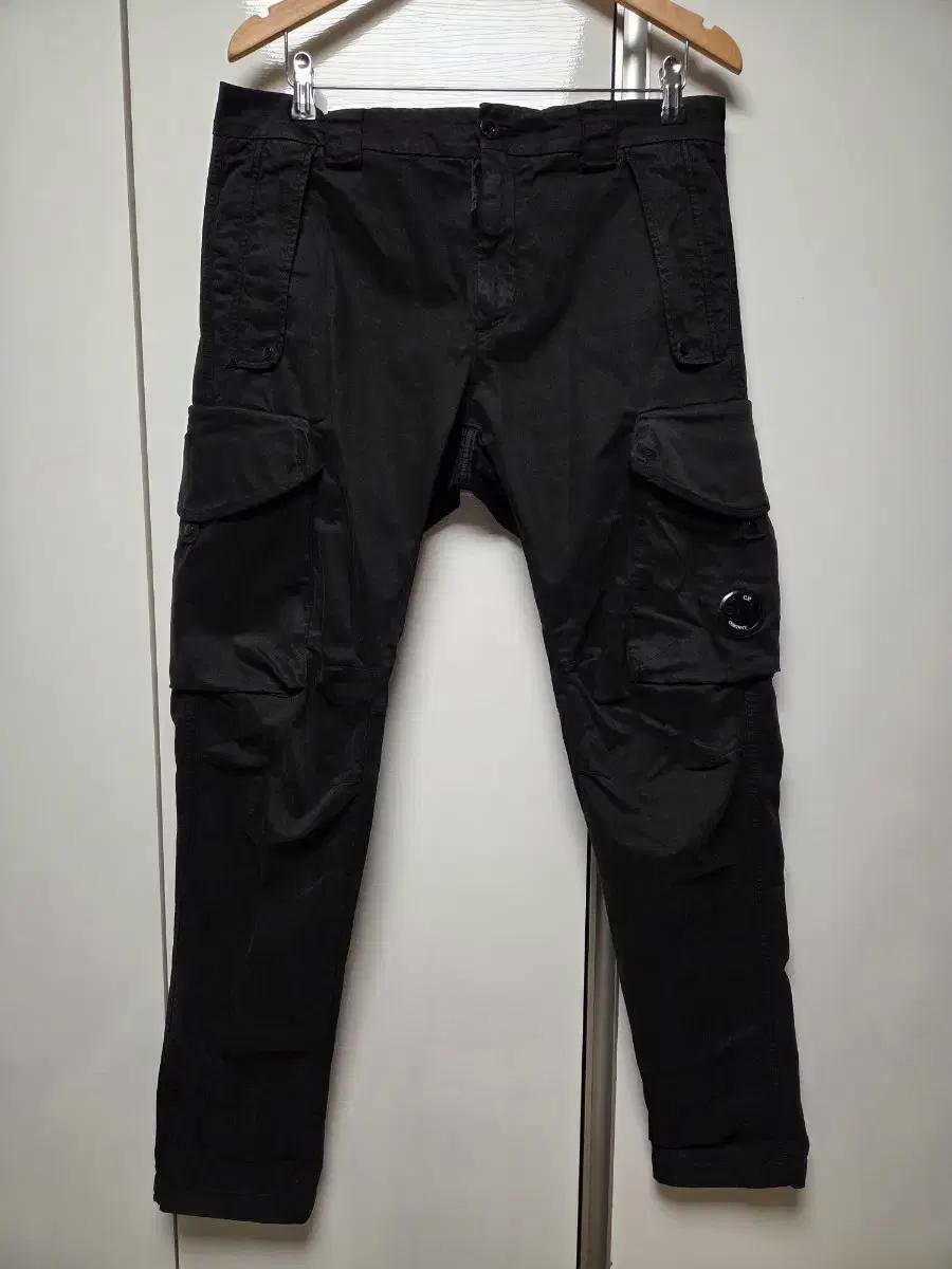 C.P. Company 카고 팬츠 (48)