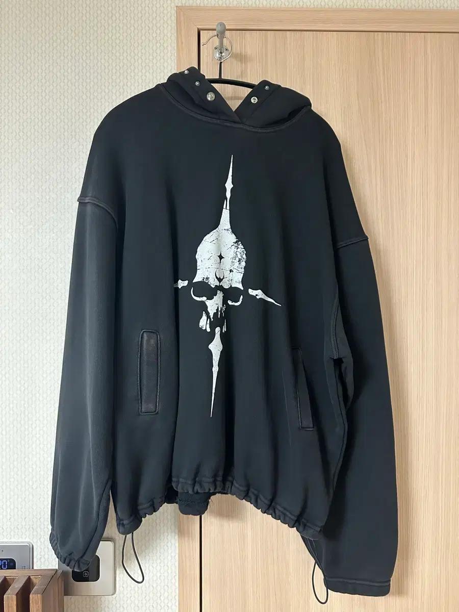 떠그클럽 Peace hoodie