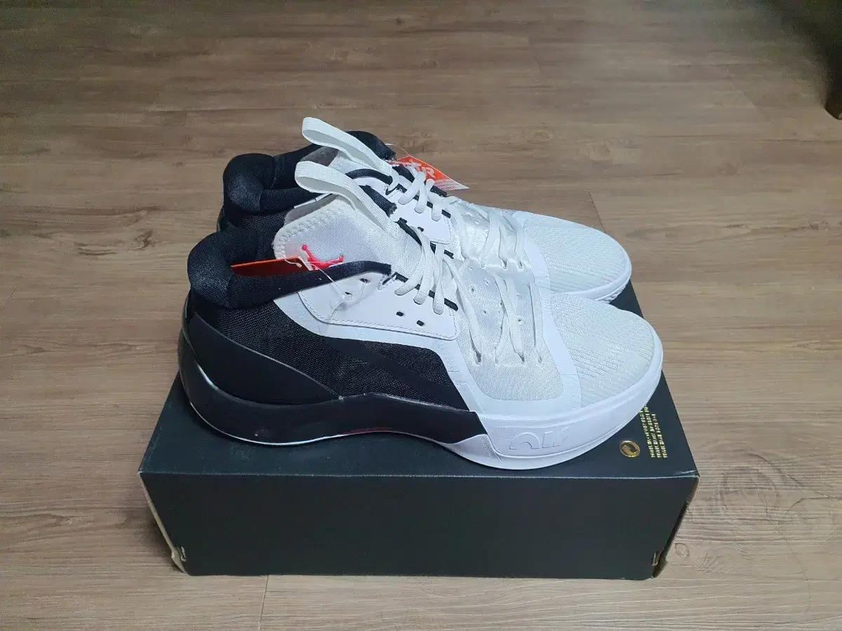 (새제품)조던 줌 SEPARATE PF 285