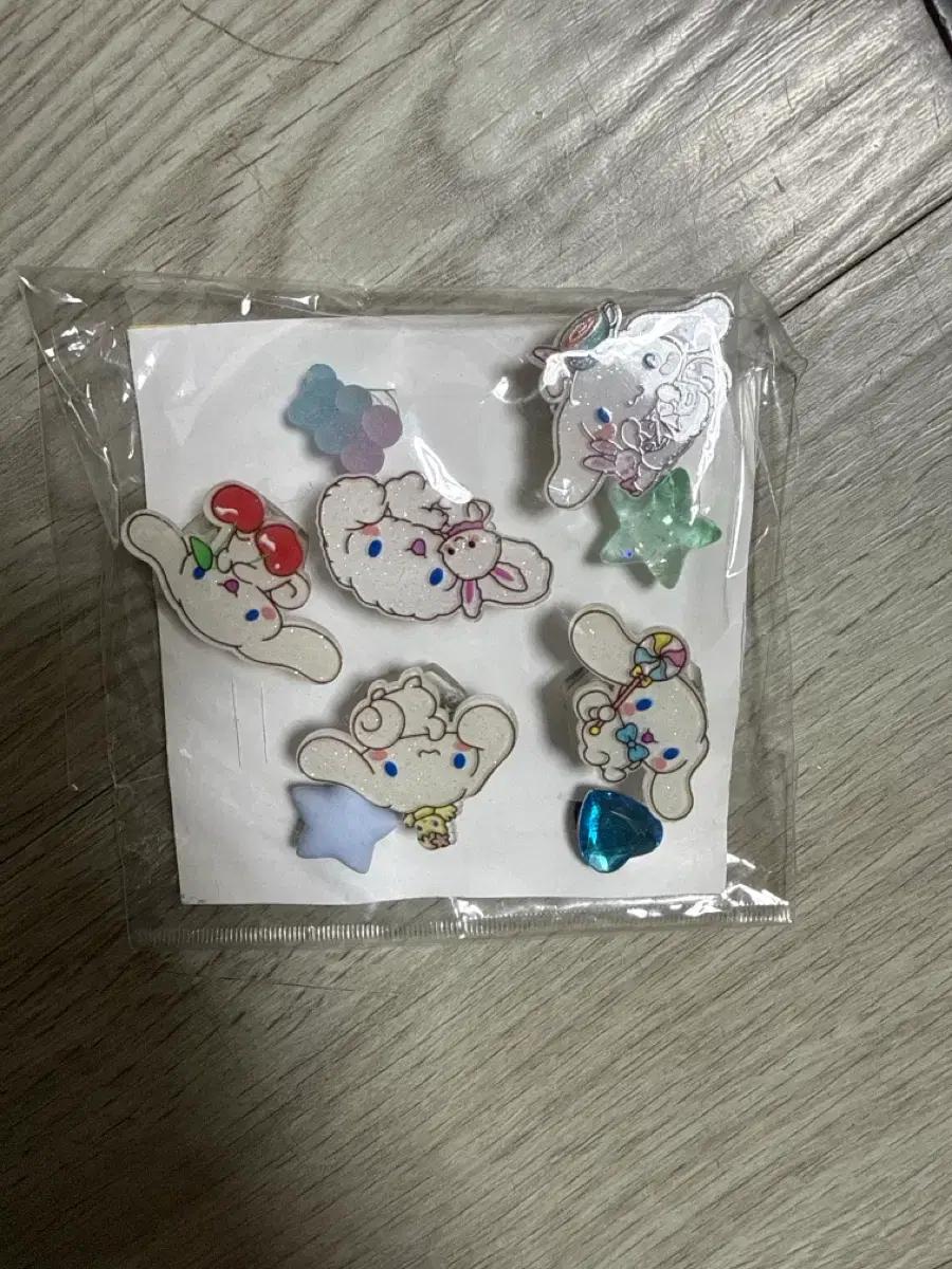 시나모롤 캐릭터 시리드 크록스 꾸미기