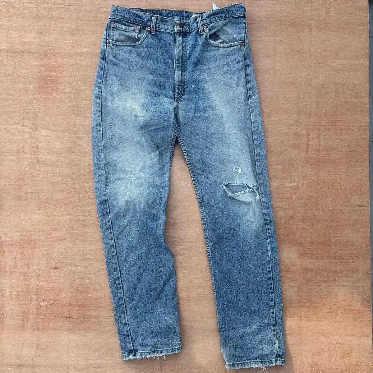Levis 505 Distressed Denim Jeans 리바이스