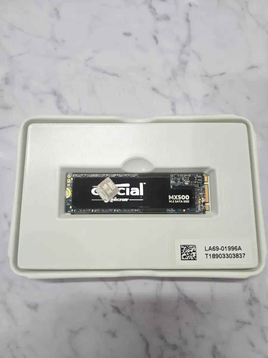 Crucial MX500 M.2 SSD