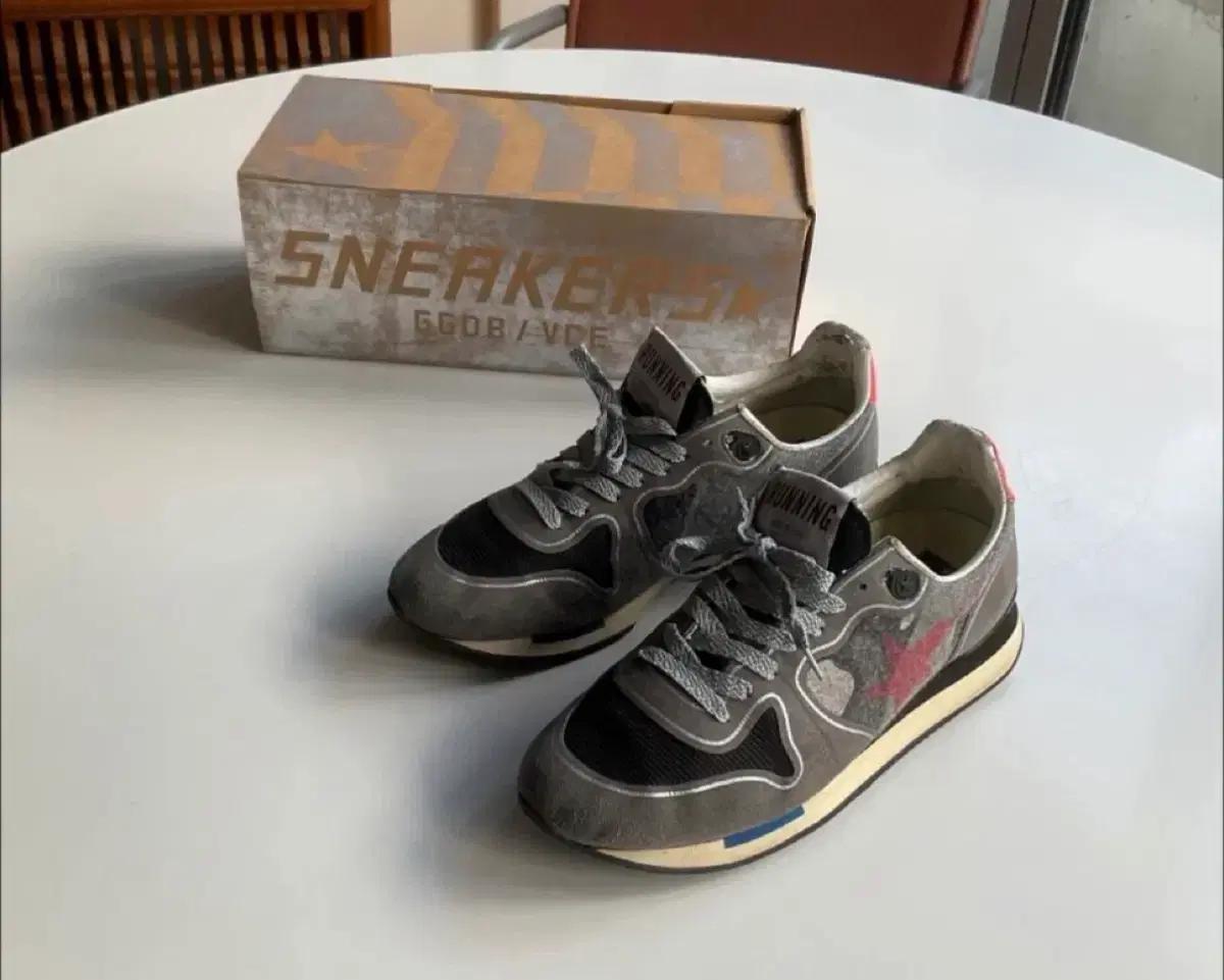 GOLDEN GOOSE 골든구스 러닝 36