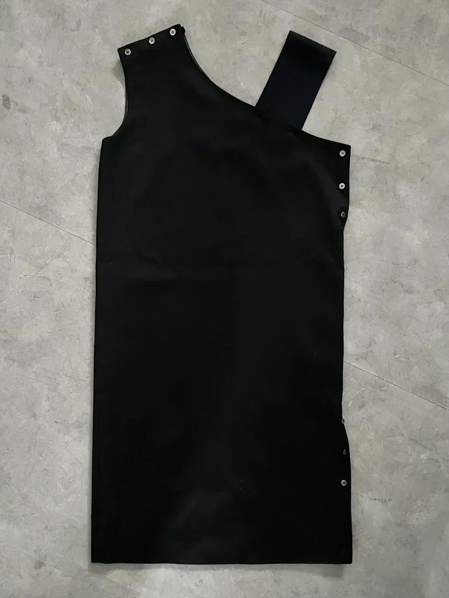 Recto 렉토 블랙 울 슬리브리스 원피스