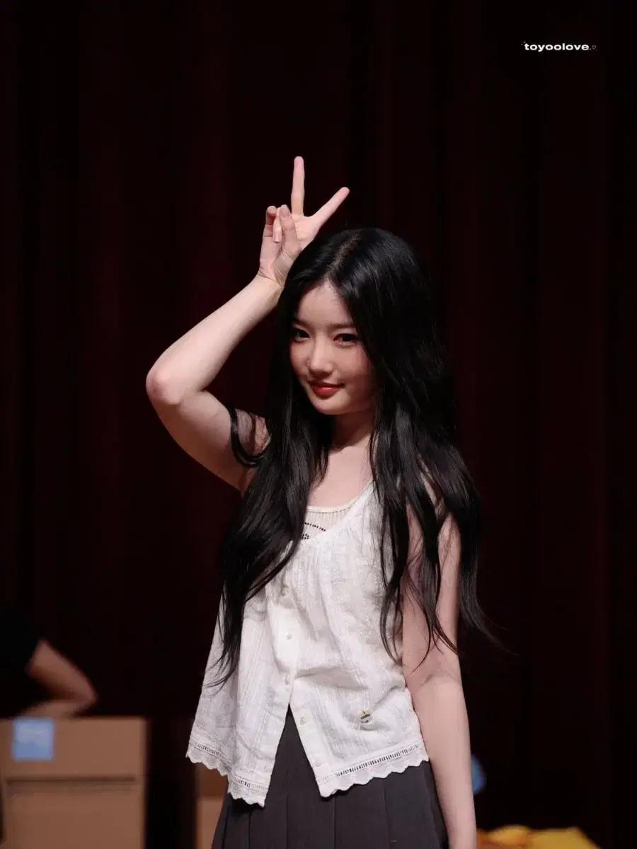 에즈이프캘리 플레어 슬리브리스 블라우스 레이어드나시 글로니 브랜디멜빌