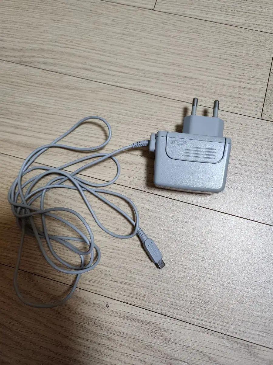 닌텐도 3ds 2ds 정품충전기 판매합니다