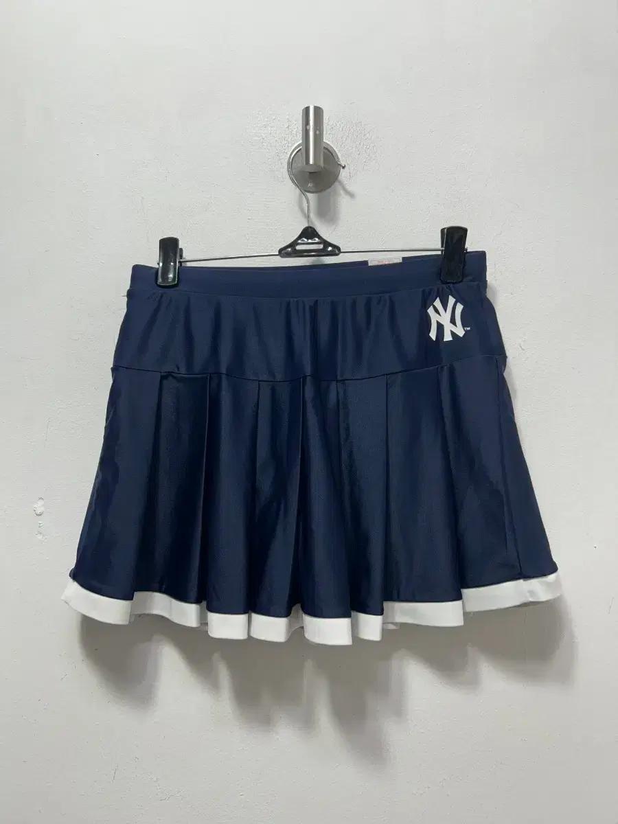 MLB NY 양키스 네이비 플리츠 스커트 155사이즈