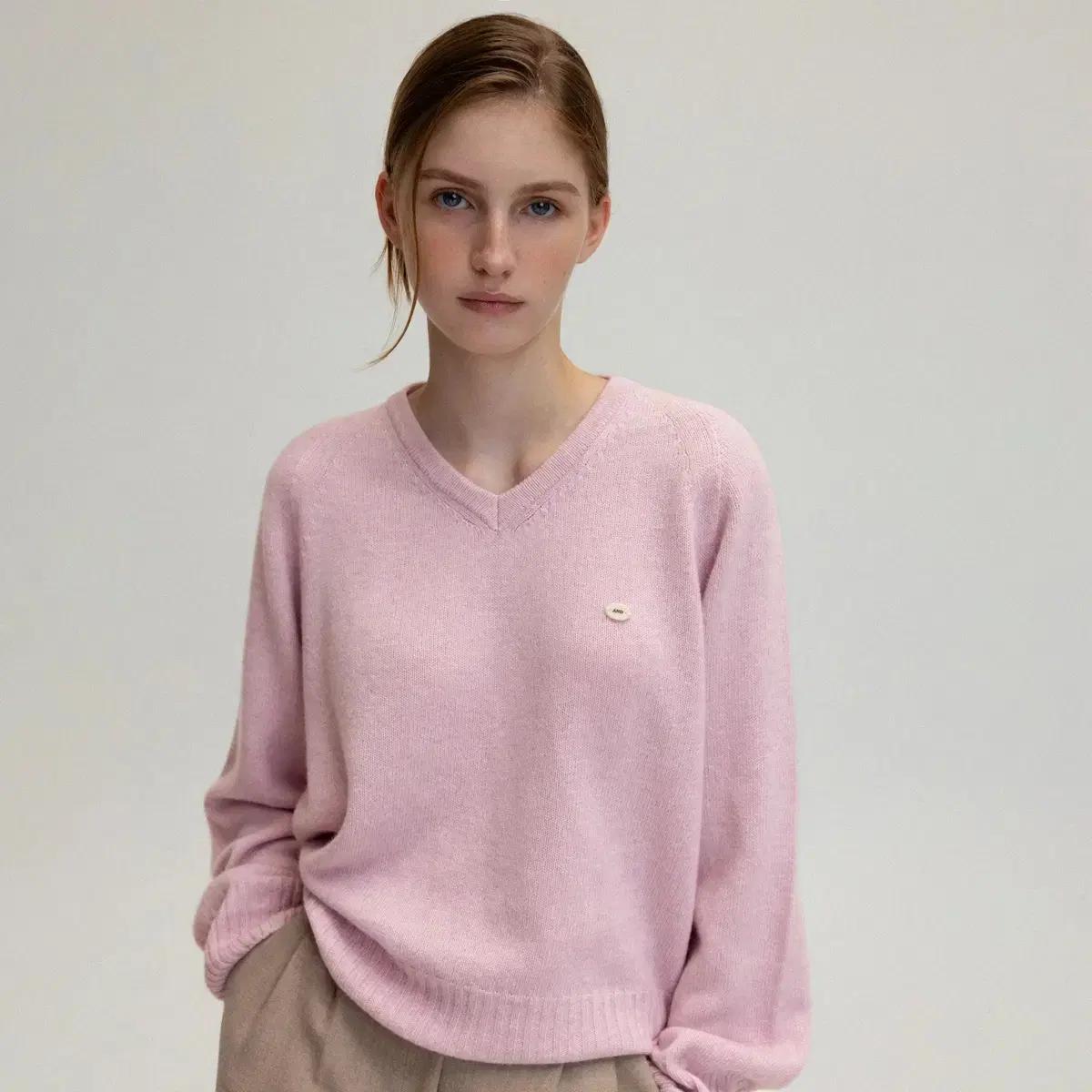 앤니즈 브이넥 니트 핑크 Powder v-neck knit (pink)