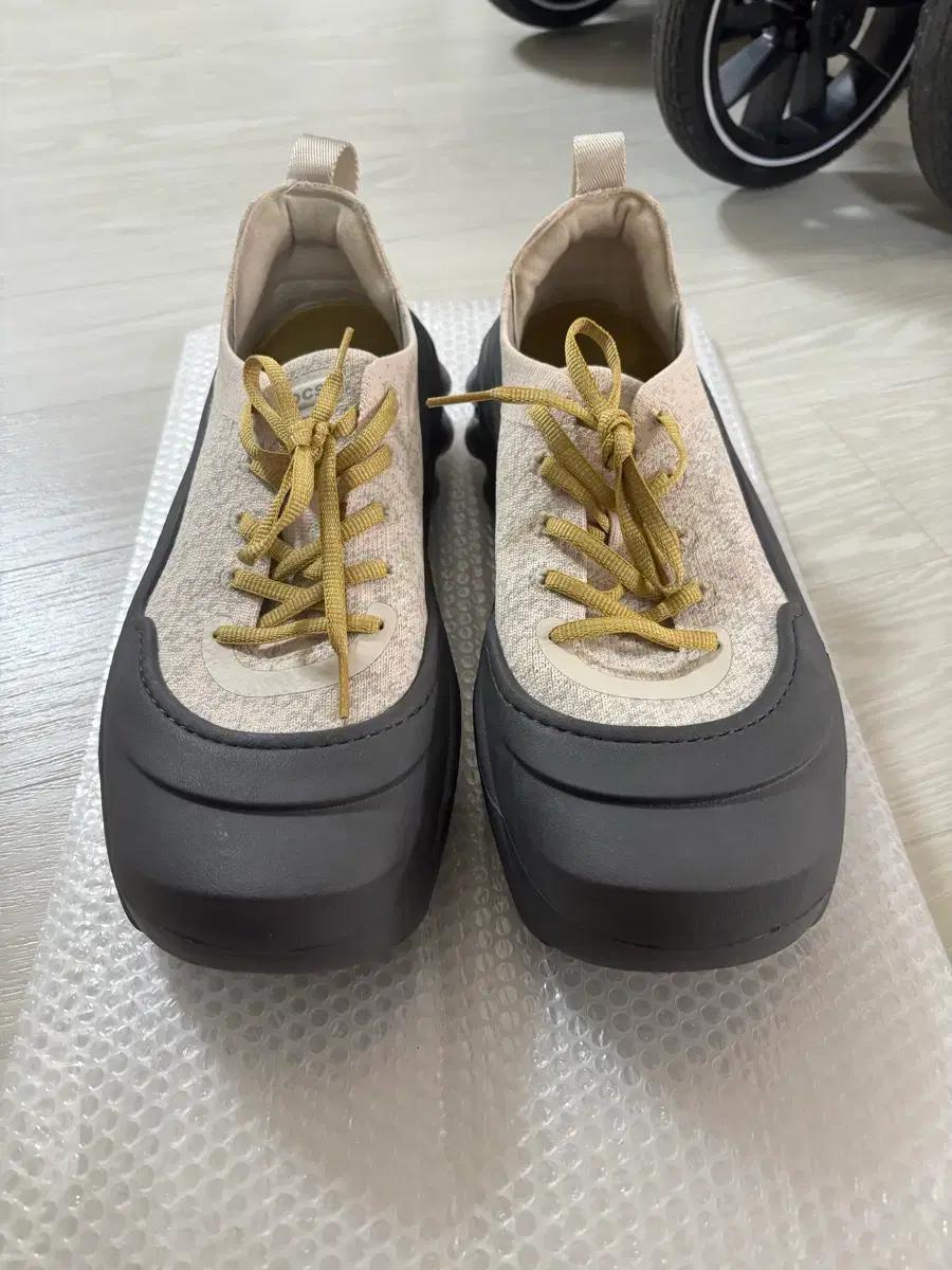 크록스 에코서지 210079