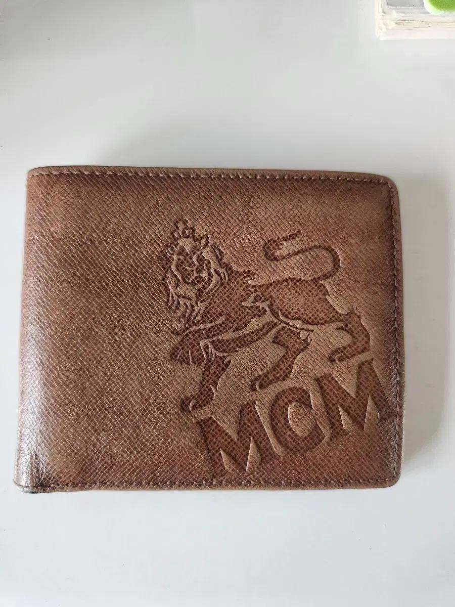 MCM  남성 반지갑 브라운 가즉 풀박스 보증서