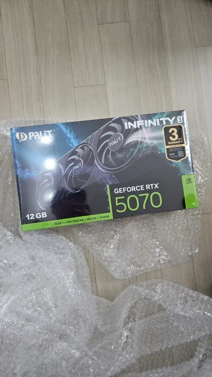 PALIT RTX 5070 그래픽카드 12GB
