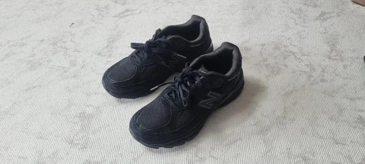뉴발란스 990v3 트리플 블랙 250