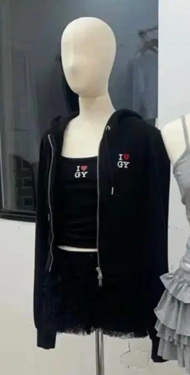 글로니 i love gy crop zip up 블랙 (M)