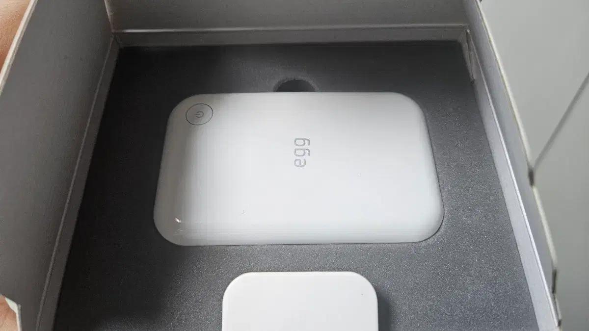 포켓 와이파이 에그  KT KWD-B2600 화이트 판매합니다.