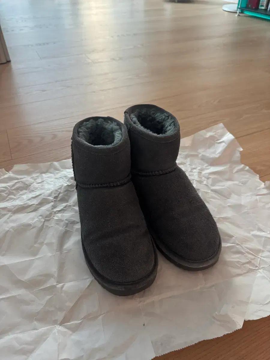 베어파우 어그 회색 240
