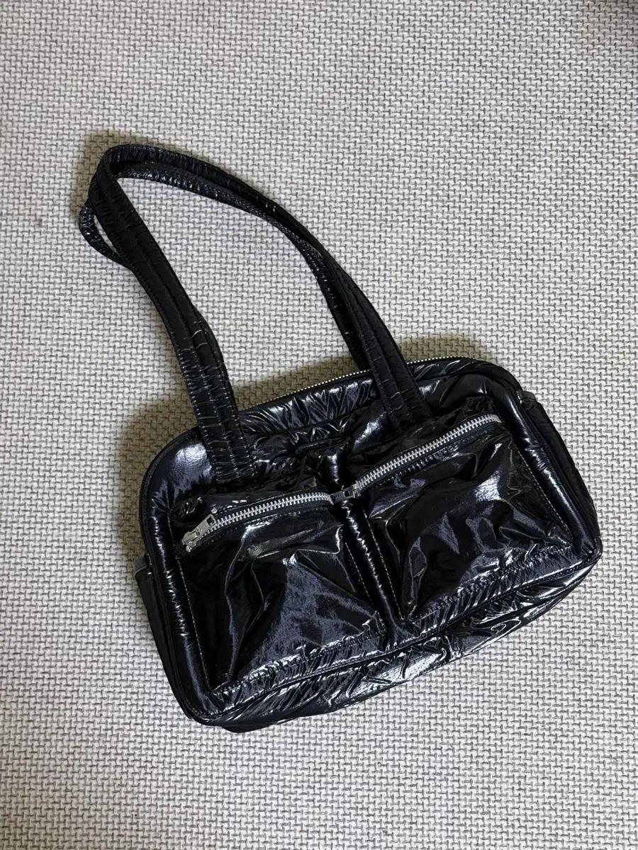 FAD 숄더백