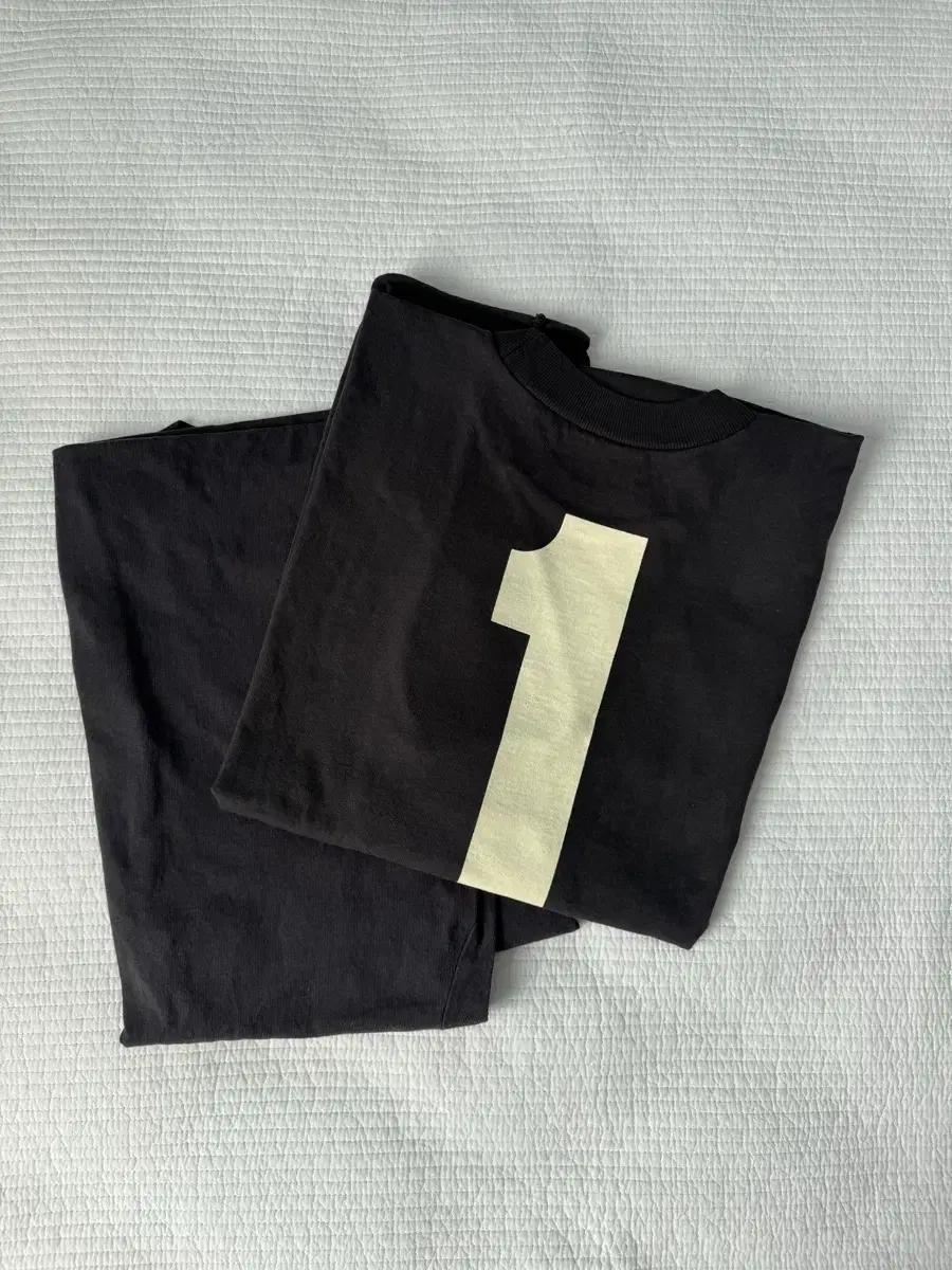 (새상품) Yeezy box tee 1 사이즈 1