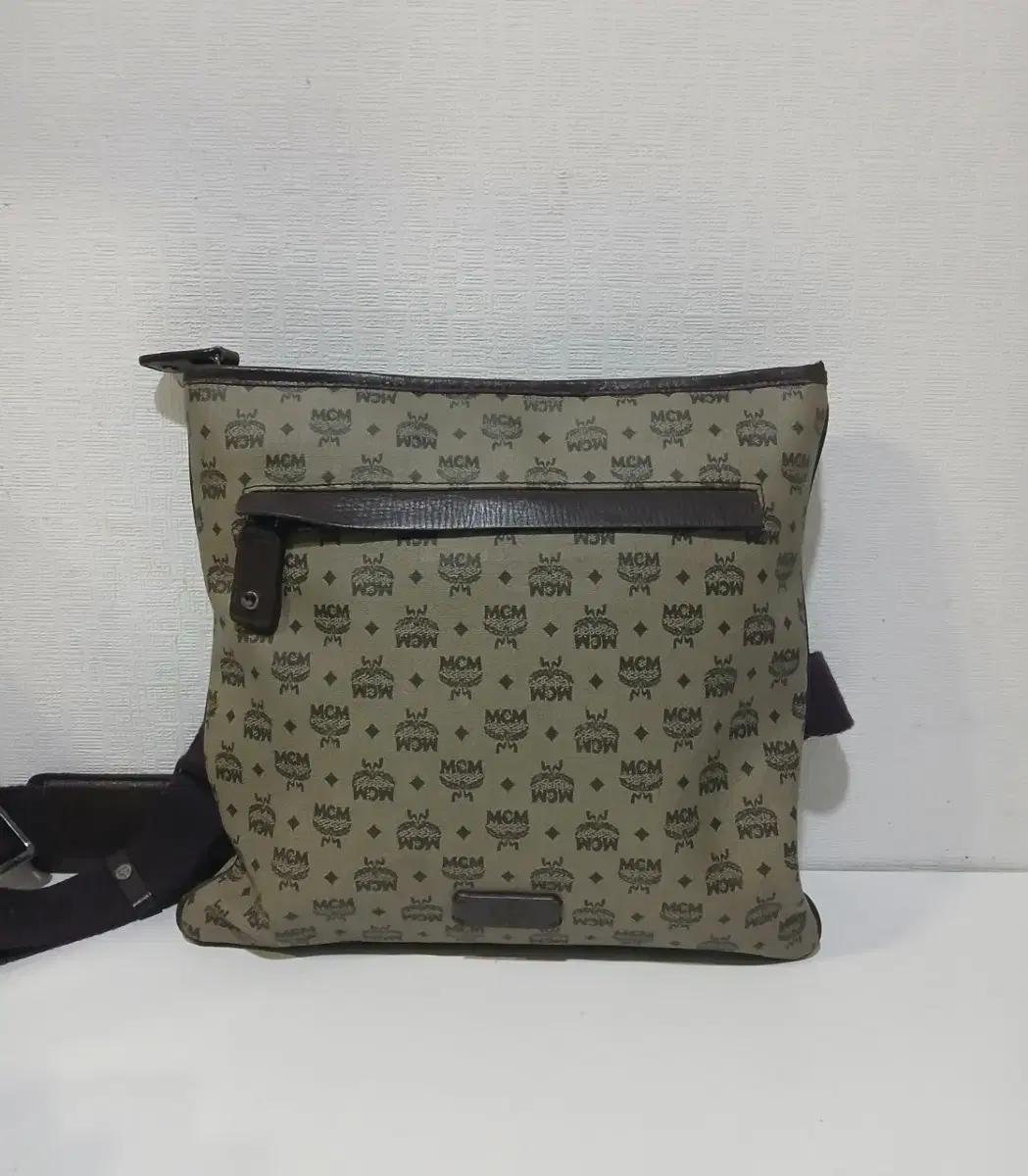 MCM 크로스백