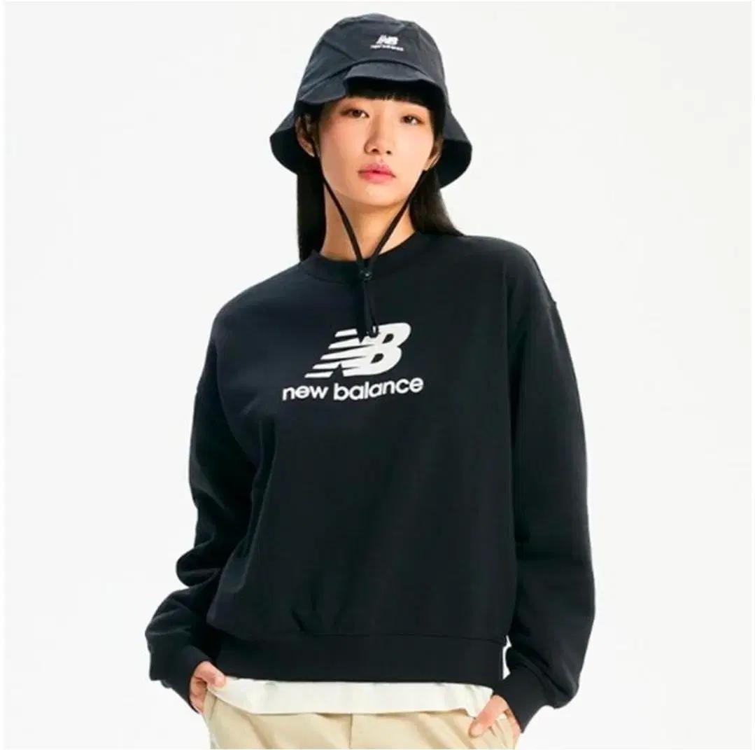 뉴발란스 여성용 블랙 로고 맨투맨 85/S 사이즈 새상품
