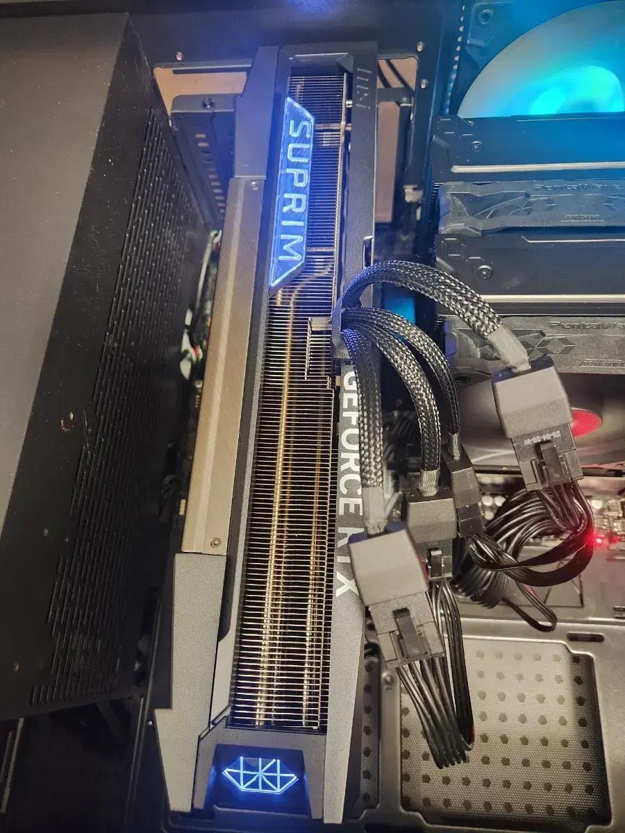 내용필독 msi rtx5090 슈프림 그래픽카드