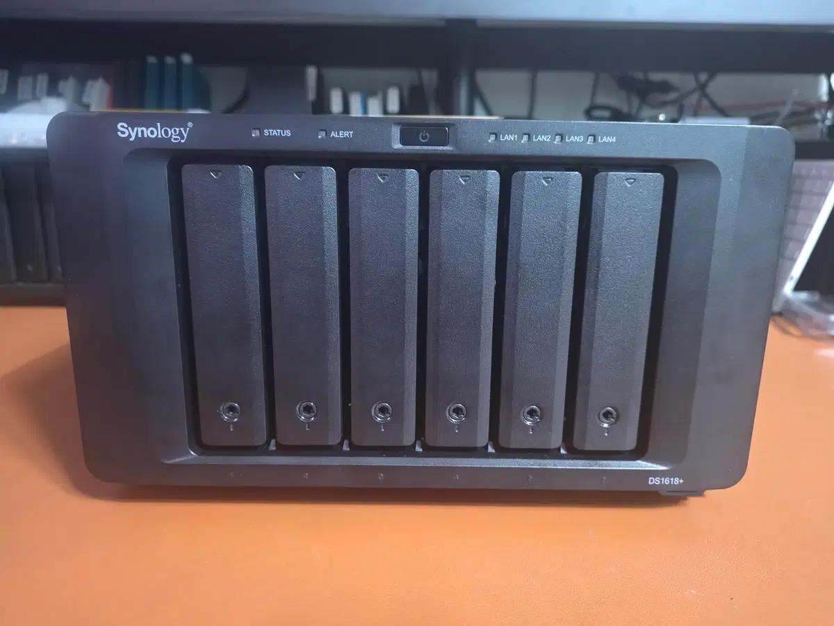 시놀로지 DS1618+ 6베이 10g네트워크 지원 NAS