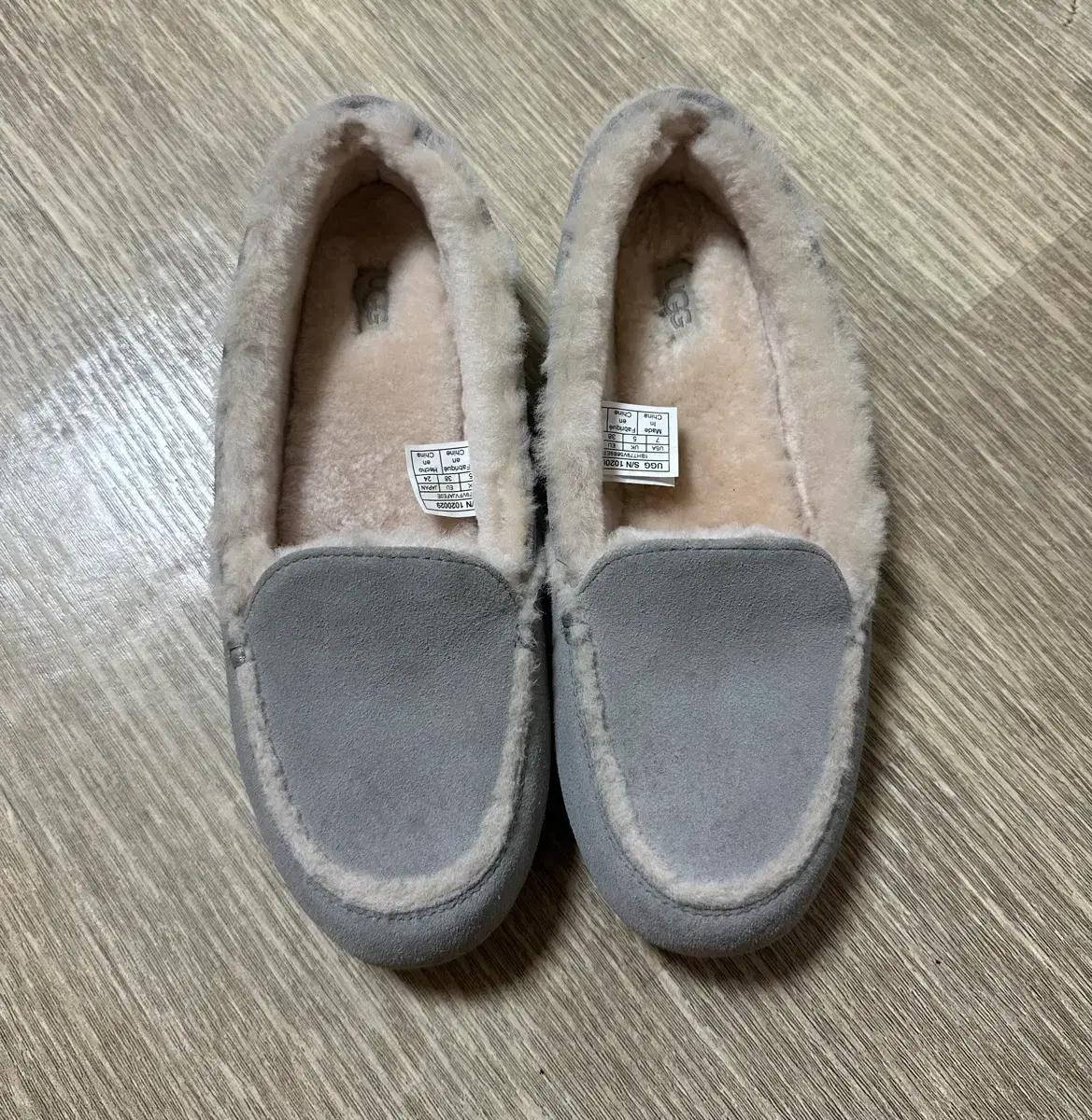 UGG 어그 모카신 슬리퍼 240mm