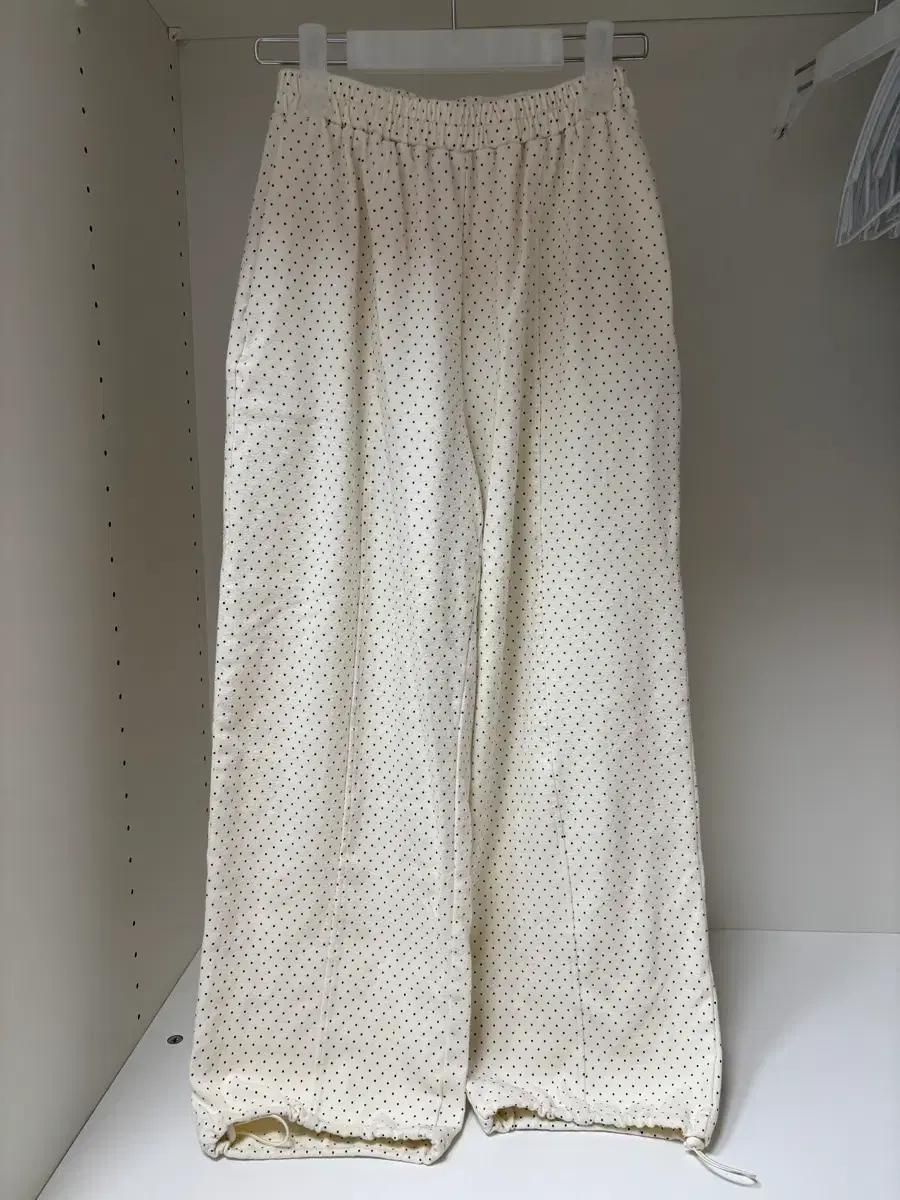 PESTO 페스토 SPRING SWEAT PANTS 아이보리 도트 팬츠