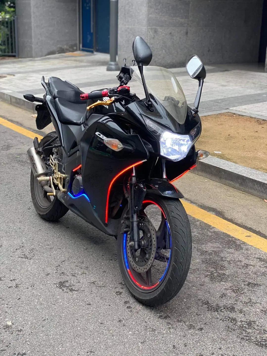 CBR125 sc머플러구변 튜닝차량 판매합니다.