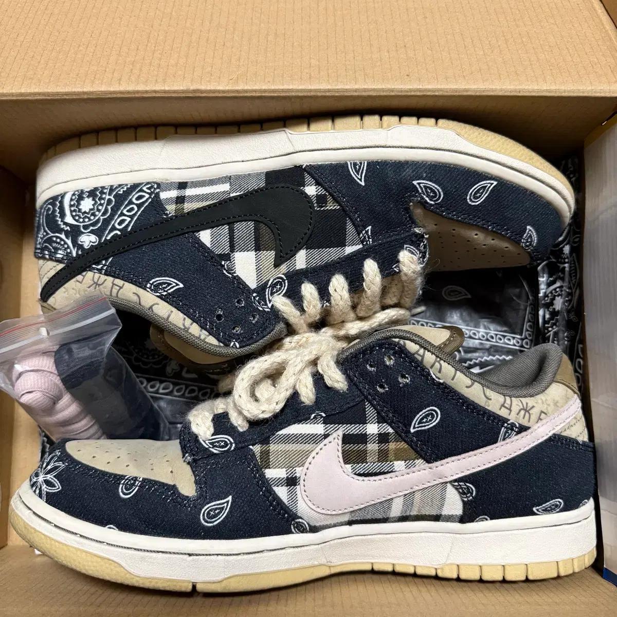 Nike x Travis Scott SB Dunk Low 스캇 덩크 SB