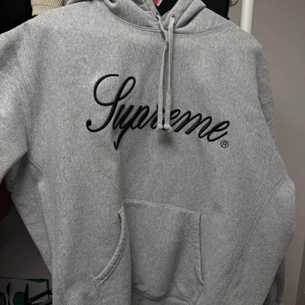 슈프림 Supreme 로고 후드티 그레이 (1회착용 세탁완료)